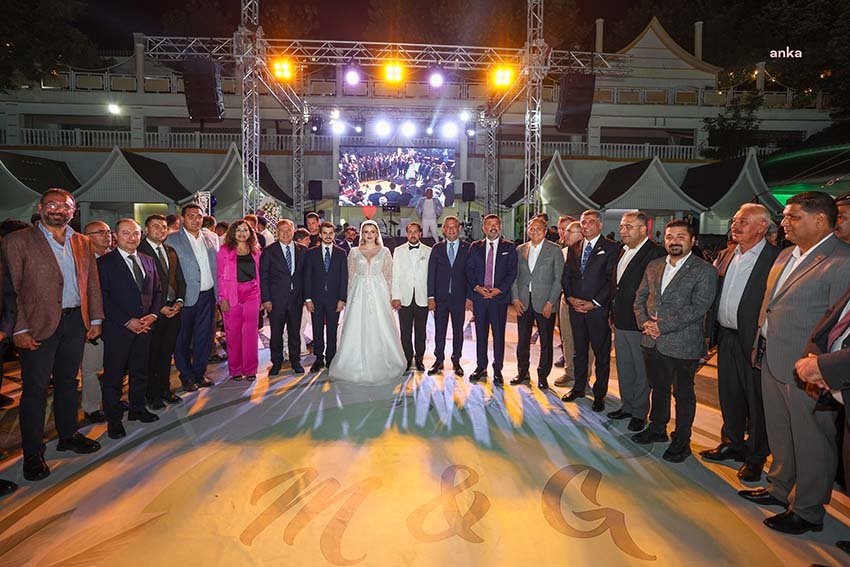 ozgur-ozel-gaffar-cicek-ve-melisa-yavasoglu-ciftinin-nikah-sahitligini-yapti