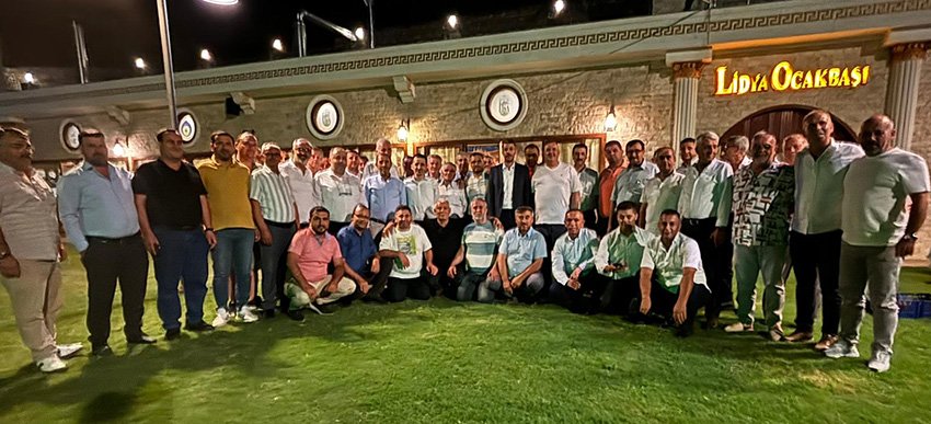 Manisa Şoförler Odası Başkanları TŞOF Başkanı Fevzi Apaydın’a desteklerini açıkladı Manisa ilini ziyaret eden Türkiye Şoförler Federasyonu (TŞOF) Başkan vekili
