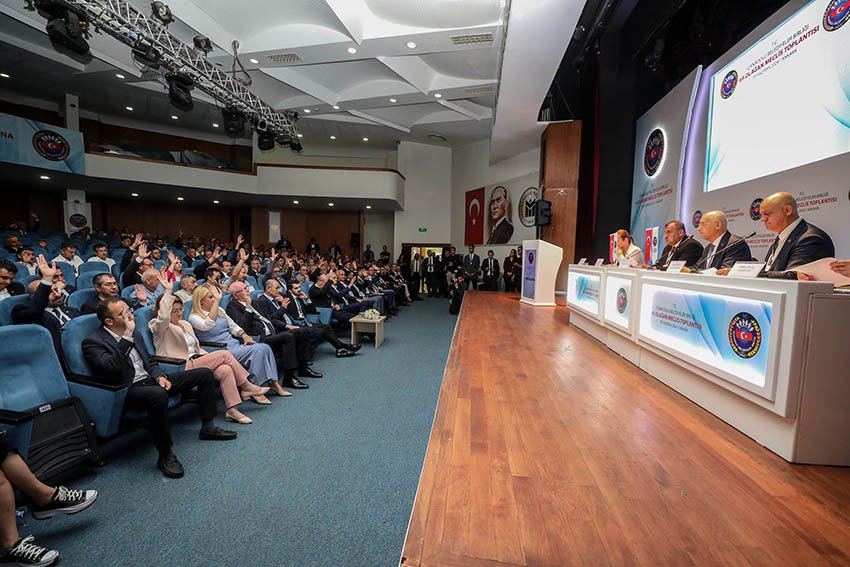 fethi-yasar-yeniden-iabb-baskani-secildi