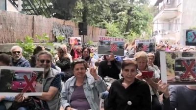 Adalar'da faytondan sonra minibüs tartışması yaşanıyor. Adalar sakinleri sefere konulan