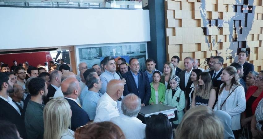 Ataşehir Belediye Başkanı Onursal Adıgüzel, Kurban Bayramı dolayısıyla önce CHP