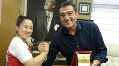 Slovakya’daki Avrupa Bilek Güreşi Şampiyonası'ndan altın madalya ile dönen Giresunlu