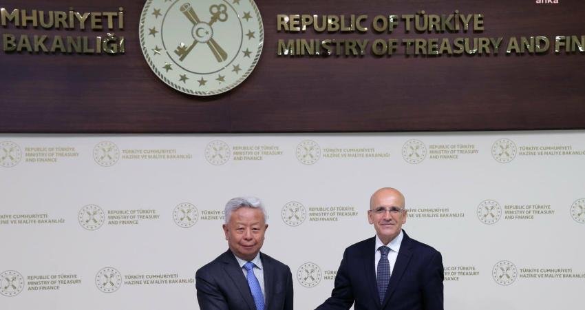 Hazine ve Maliye Bakanı Mehmet Şimşek, Asya Altyapı Yatırım Bankası Başkanı