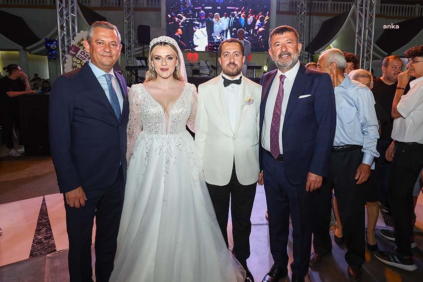ozgur-ozel-gaffar-cicek-ve-melisa-yavasoglu-ciftinin-nikah-sahitligini-yapti