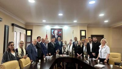 Ankara Kulübü Derneği Genel Başkanı Dr. Metin Özaslan, beraberinde dernek