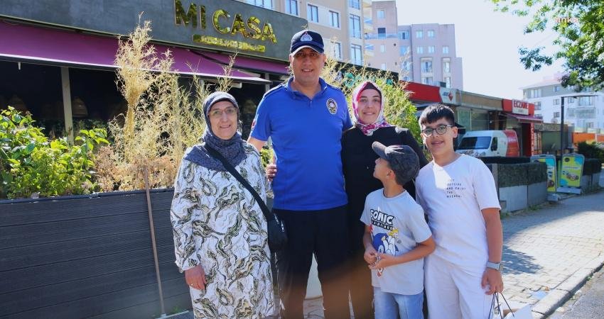 Çekmeköy Belediye Başkanı Orhan Çerkez, bayramda sahada olan personel için