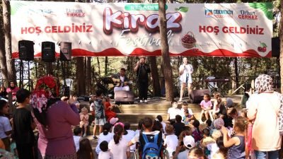 Çekmeköy’de kiraz festivali heyecanı yıllar sonra yeniden yaşandı. Çekmeköy Belediyesi’nin