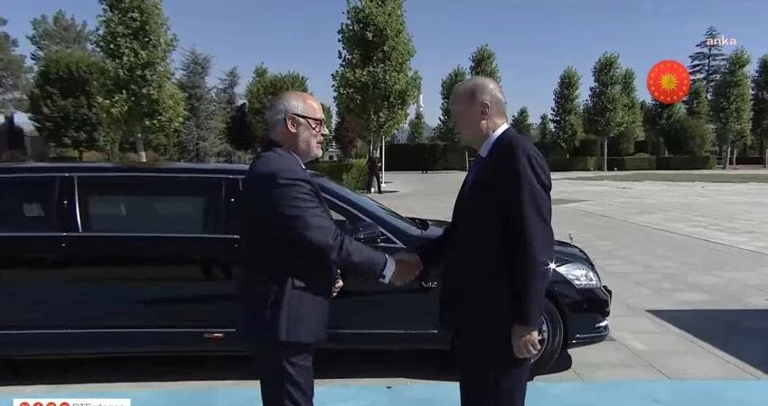 Cumhurbaşkanı Recep Tayyip Erdoğan, Estonya Cumhurbaşkanı Alar Karis'i Cumhurbaşkanlığı'nda resmi