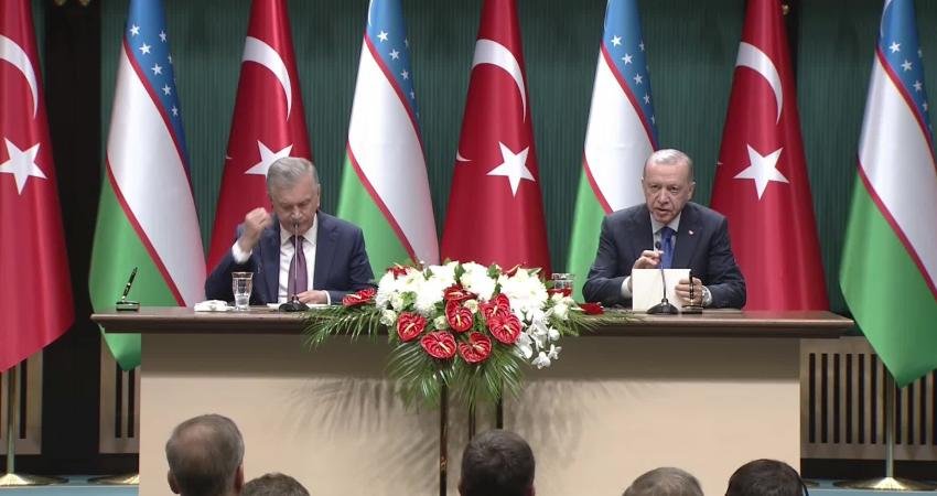 Türkiye'ye resmi ziyarette bulunan Özbekistan Cumhurbaşkanı Şevket Mirziyoyev ile görüşen