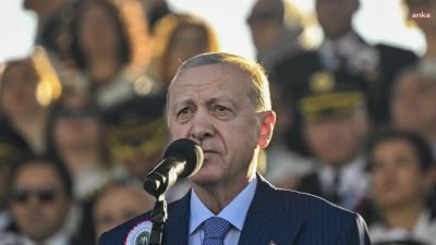 Cumhurbaşkanı Recep Tayyip Erdoğan, Polis Akademisi mezuniyet töreninde; "Hukukun dışına