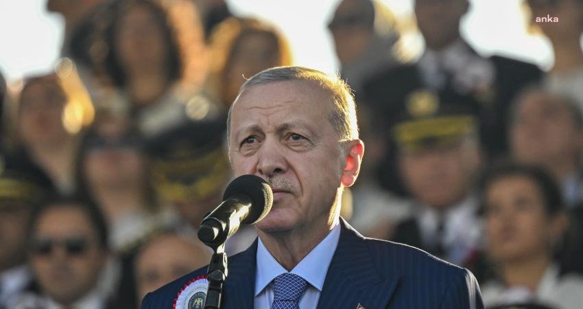 Cumhurbaşkanı Recep Tayyip Erdoğan, Polis Akademisi mezuniyet töreninde; "Hukukun dışına