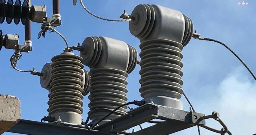 Dicle Elektrik Ar-Ge Merkezi’nde geliştirildi: Orta gerilim havai hatları için ölçüm ve haberleşme cihazı Dicle Elektrik, enerji dağıtımında kayıp-kaçak oranlarını azaltmak amacıyla Ar-Ge Merkezi