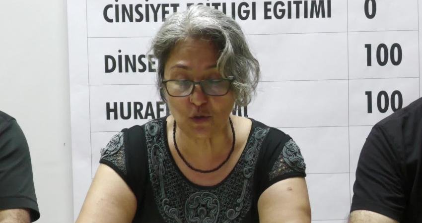 Eğitim Sen İzmir Şubeleri tarafından yapılan açıklamada geride kalan eğitim