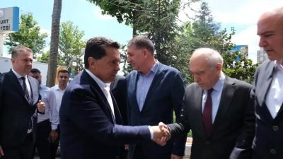 Esenyurt Belediye Başkanı Ahmet Özer, ilçenin mülki idare amirleri, belediye