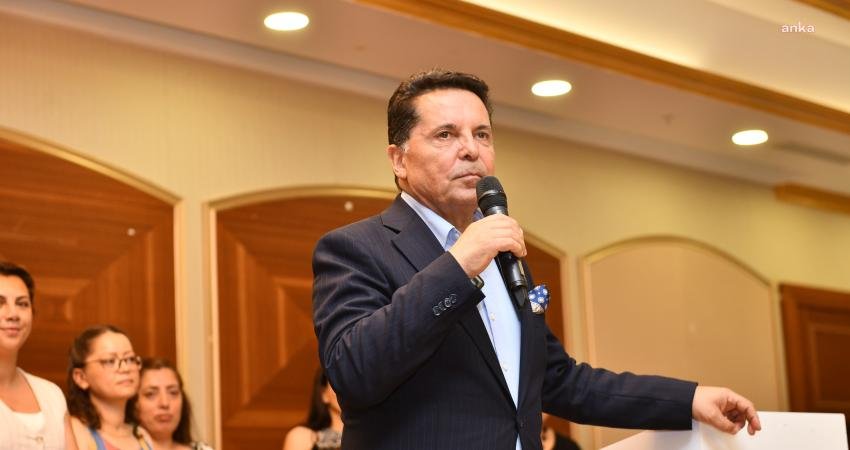 Esenyurt Kadın Platformu’nun düzenlediği etkinliğe katılan Esenyurt Belediye Başkanı Ahmet
