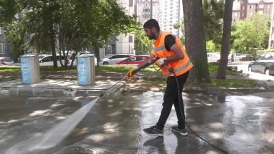 Esenyurt’ta hem ibadethaneler hem de cadde ve sokaklar, vatandaşların rahat