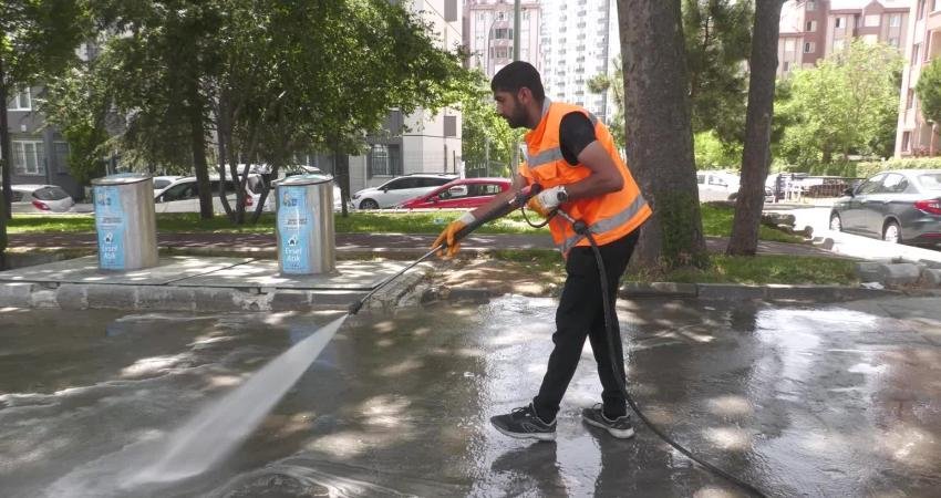 Esenyurt’ta hem ibadethaneler hem de cadde ve sokaklar, vatandaşların rahat