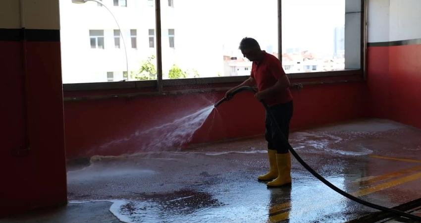 Esenyurt Belediyesi, Kurban Bayramı öncesi başlattığı temizlik seferberliğini bayram boyunca