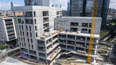 İstanbul Büyükşehir Belediyesi, yeni bir öğrenci yurdunun yapımına başlıyor. Halaskar