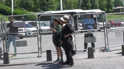 İstanbul Valiliği, bazı grupların "izinsiz protesto yürüyüşü" gerçekleştirebileceği gerekçesiyle Taksim