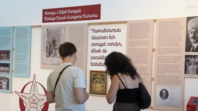 Çankaya Belediyesi’nin de katkı sağladığı "İstiklâlden İstikbale Çocuk Davamız" sergisi,