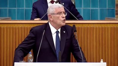 İYİ Parti Genel Başkanı Müsavat Dervişoğlu, hükümetin Ruanda ile yaptığı