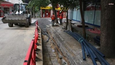 Kartal Belediyesi, ilçenin elektrik altyapısını yenilemek için belirlenen yerlerde elektrik