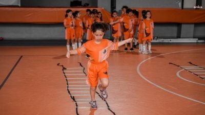 Kartal Belediyesi Gençlik ve Spor Hizmetleri Müdürlüğü’nün öğrencilerin yaz tatillerini