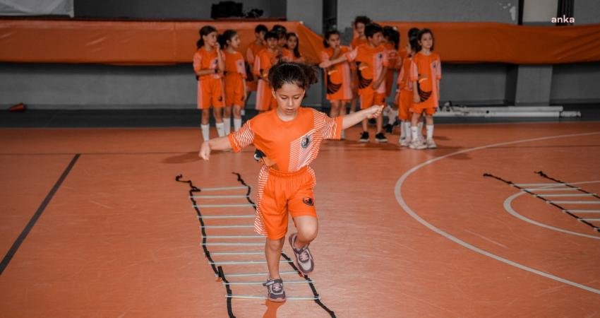 Kartal Belediyesi Gençlik ve Spor Hizmetleri Müdürlüğü’nün öğrencilerin yaz tatillerini