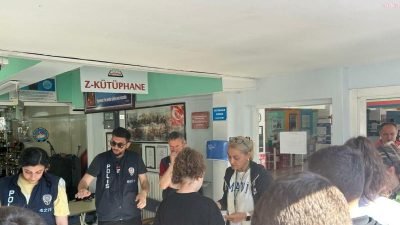 LGS sınavının ilk oturumu saat 09.30'da başladı. 1 milyon 38