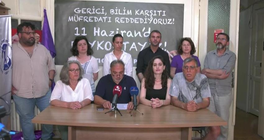 Müfredatı Geri Çekin Platformu, Eğitim Sen 6 Nolu Şube'de "Gerici,