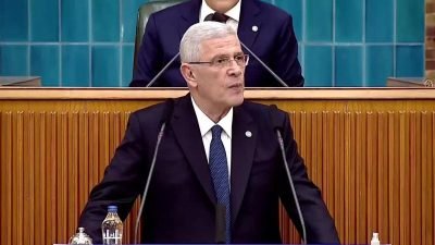 İYİ Parti Genel Başkanı Müsavat Dervişoğlu, TBMM'de grup toplantısında, Hakkari