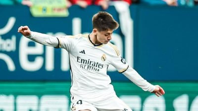 Şampiyonlar Ligi'nde Real Madrid, Borussia Dortmund'u 2-0 yenerek kupanın 15. kez sahibi