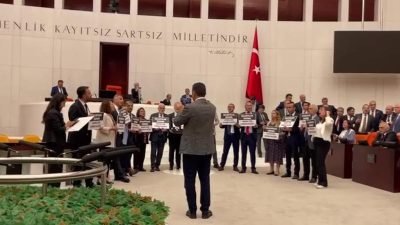 DEM Parti'nin Hakkari Belediyesine kayyum atanması sebebiyle TBMM Genel Kurulu'nda