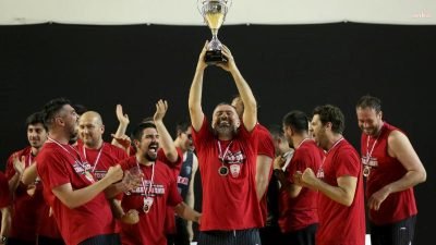 Yıldız Holding Basketbol Takımı, Şirketler Arası Basketbol Ligi'nde (CBL) ikinci