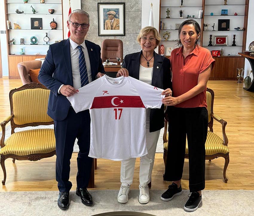 thf-baskani-ugur-kilic-canakkale-plaj-hentbolunun-merkezi-olacak