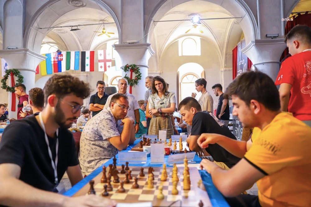 cesmeli-satranc-sporcusu-alparslan-isik-10uncu-cesme-open-sampiyonu-oldu