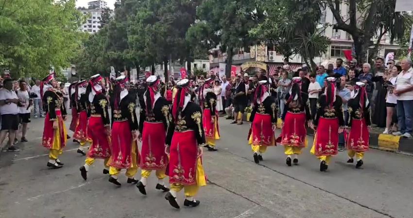 Artvin'in Arhavi ilçesinde bu yıl 50'ncisi düzenlenen Arhavi Kültür Sanat Festivali