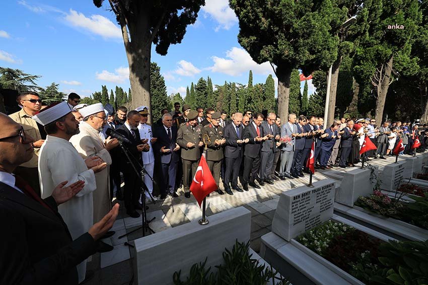 ibbde-15-temmuz-anmasi-imamoglu-darbecilerin-onunu-acanlar-gerekli-ozelestiriyi-yapmadi-milletimize-hesap-vermedi