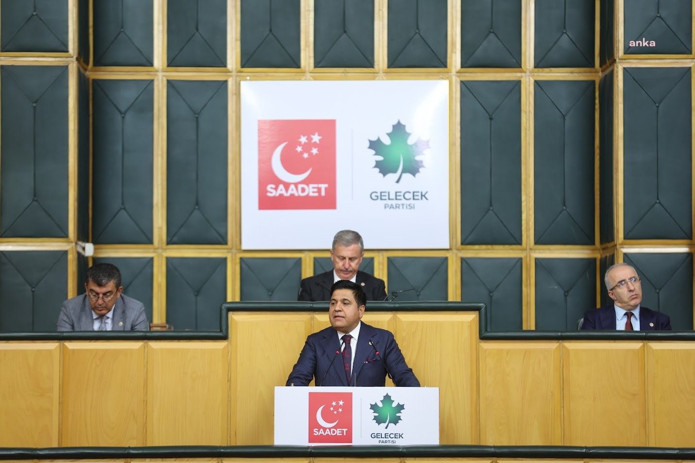 saadet-gelecek-grup-toplantisi-davutoglu-suriye-ile-bir-araya-gelis-aile-nostaljisi-ile-olmamali-devlet-adami-olarak-olmali