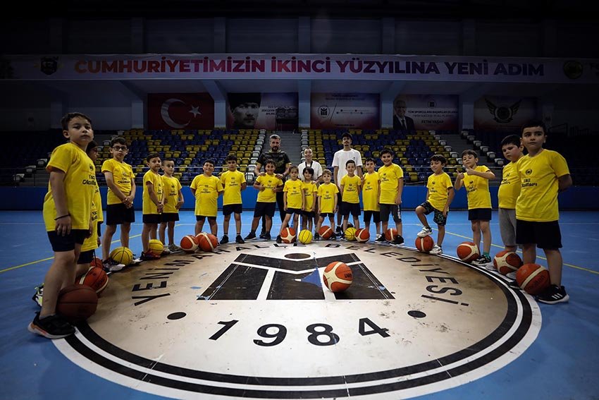 Yenimahalle Belediyesi Spor Kulübü’nün çocuklar için düzenlediği yaz okulları çocukların