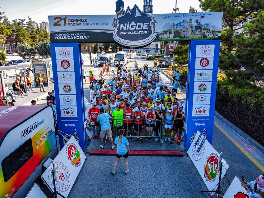 Niğde Yarı Maratonu, Şehit Ömer Halisdemir anısına koşuldu, dereceye girenlere