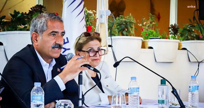 Elektrikli minibüslerin tartışma yarattığı adalardan Heybeliada'da halka açık belediye meclisi