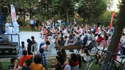 Ataşehir Belediyesi tarafından hazırlanan kültür sanat etkinlikleri kapsamında ilçedeki parklar,