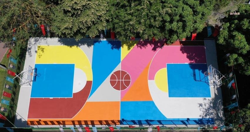Beşiktaş Belediyesi’ne bağlı Çamlık Parkı’ndaki basketbol sahası profesyonel basketbolcu Sebo
