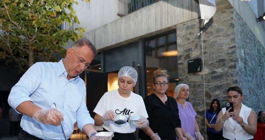 Beylikdüzü Belediyesi tarafından Muharrem ayı dolayısıyla Beylikdüzü Mutfak’ta pişirilen aşureler