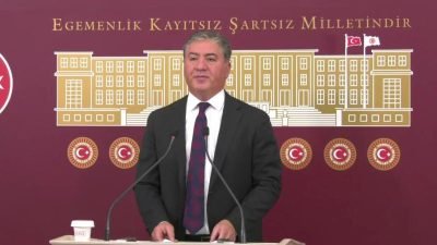 CHP Grup Başkanvekili Murat Emir, Meclis'te düzenlediği basın toplantısında "AKP
