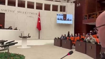 CHP Balıkesir Milletvekili Serkan Sarı, yaşam hakkı savunucularının Anıtpark'ta düzenlediği