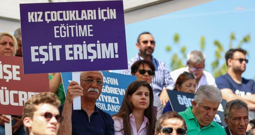 CHP’nin düzenlediği Eğitim Maratonu’nda konuşan Ankara Üniversitesi’nden Prof. Dr. Ahmet