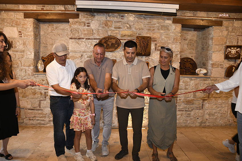 kusadasi-belediyesi-odun-islenirse-sergisine-ev-sahipligi-yapiyor